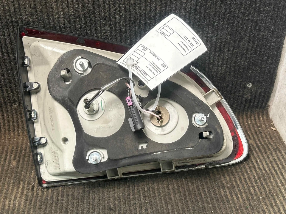 Fits 2008-2012 Buick Enclave, Right Lid/Trunk Taillight, OEM:25889252 - Image 2 of 4