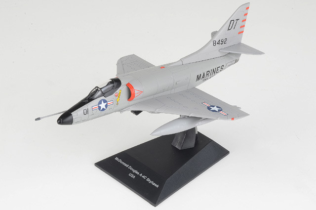 Motor City Classics 1/72 A-4C Skyhawk Airplane USMC VMA-242 Bats