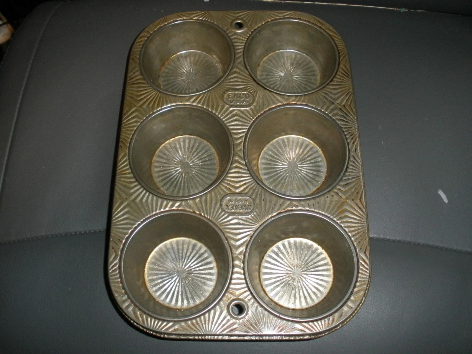 Vintage Ecko Ovenex Starburst Metal 6 Muffin Tin N-60-6 Baking Pan USA