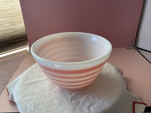 VTG Pyrex Pink Stripe Bowl Small 401 ( 1 1/2 Pint ) Nice Look At Pic.