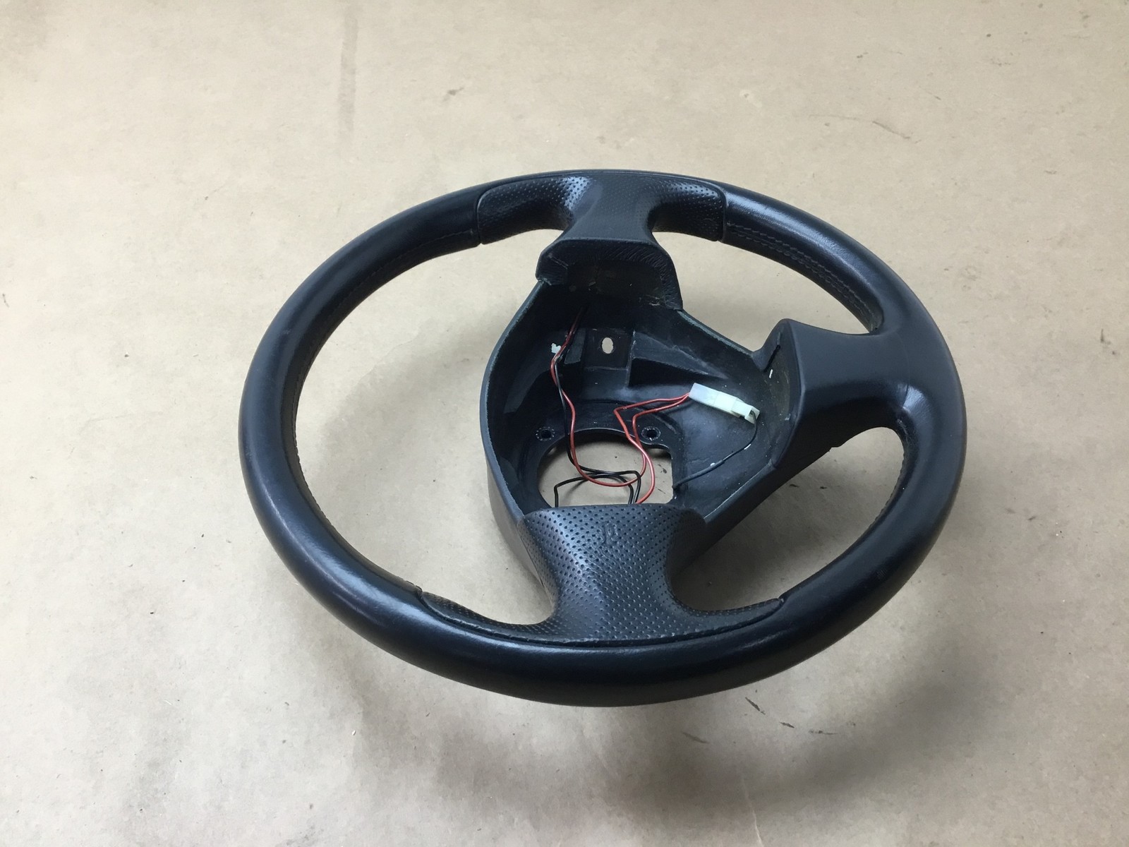 Maserati Coupe GT 2003 Steering Wheel 02-06 ;:Y