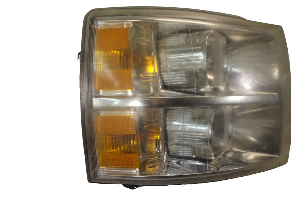 Faro delantero Chevrolet Silverado 1500 2007-2013 pasajero FR usado 25833679 OEM Foto 2 de 4
