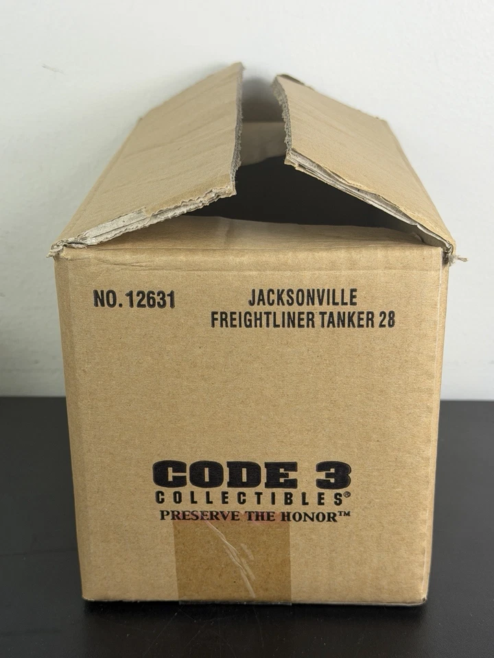 NIB Code 3 1:64 Scale Jacksonville, FL Freightliner Tanker 28 - Sealed - Image 2 of 4