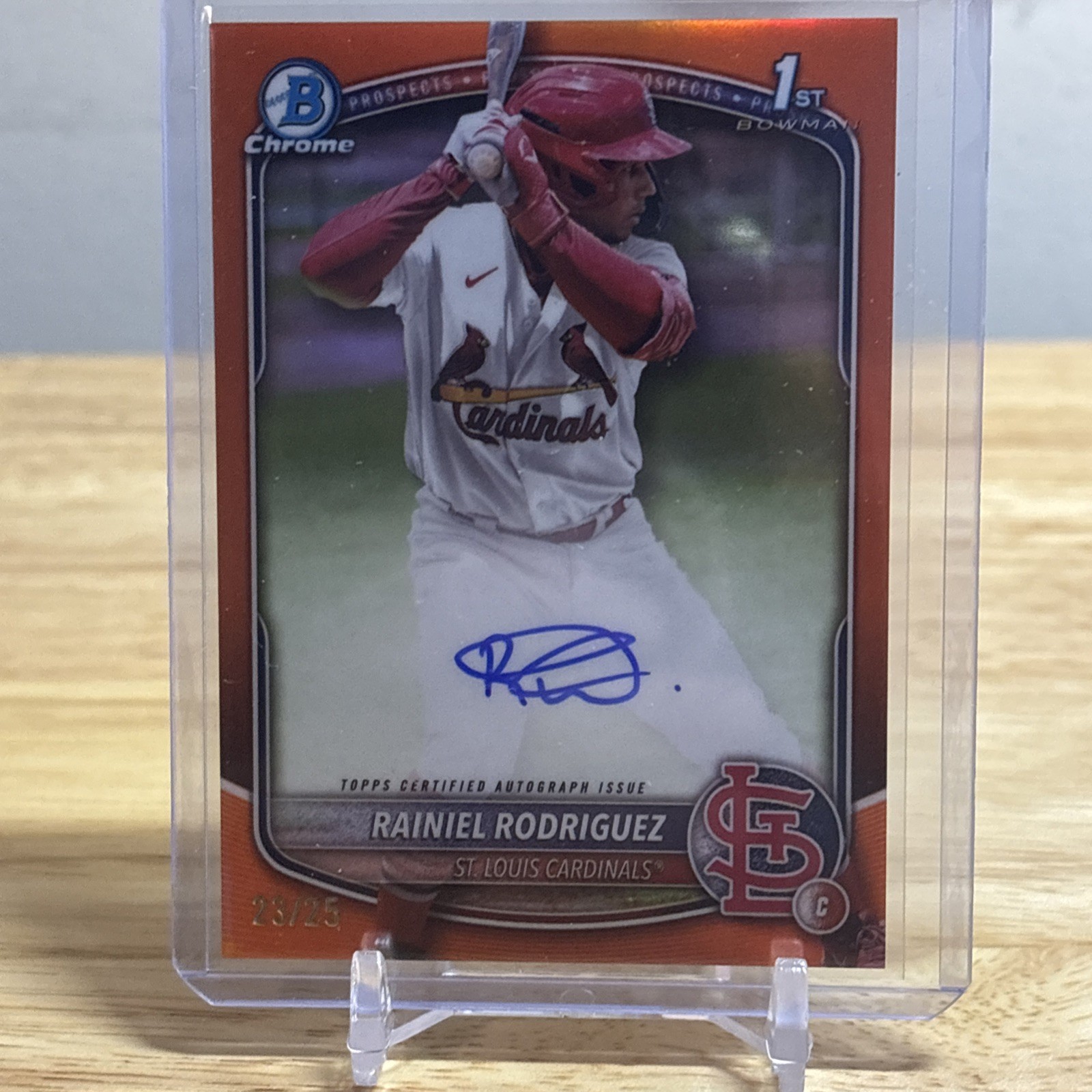 2025 Bowman Chrome Rainiel Rodriguez 1st Prospect True Orange Refractor Auto /25