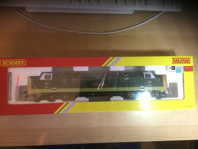 Hornby R30438TXS R'Road + En. Livery Class 55 55022 Koyli in BR grün - -SOUND