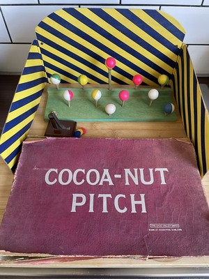 Vintage The Chad Valley Games ''Cocoa-Nut Pitch'' 20er Jahre mit Box Coconut Shy