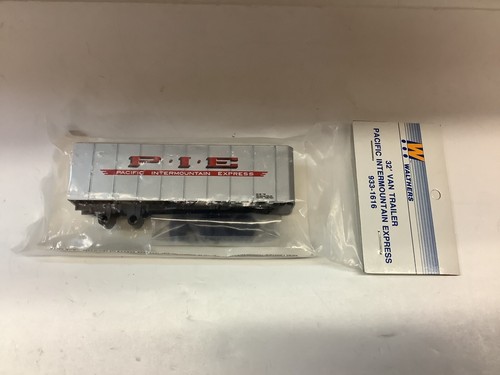 Remolque furgoneta Walthers #933-1616 "Pacific Intermountain Express" 32"" | Zustand: New