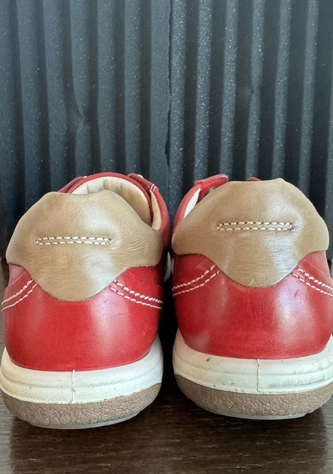 Corbata de persecución ECCO Footwear para mujer, talla roja chile Foto 2 de 4