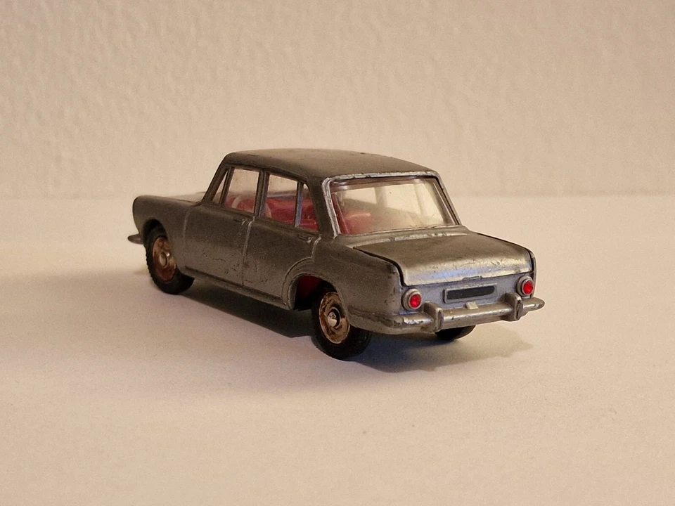 SIMCA 1500 - Dinky Toys, scala 1/43 VINTAGE - Immagine 3 di 4