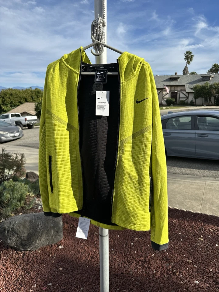 耐克 TECH PACK 抓绒全拉链夹克黄色黑色全新尺寸小号 - 中号 — 第 4/4 张图片
