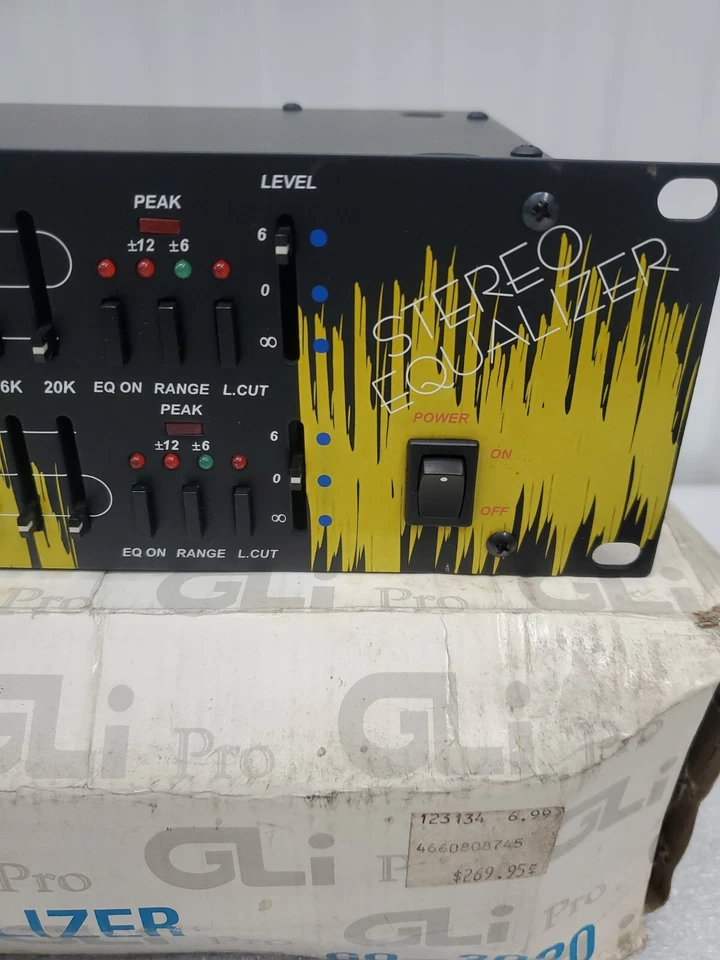 Gli Pro Professional dual 30 band Graphic equalizer,3 Ways Inputs,RCA,XLR & 6.35 - Image 2 of 4