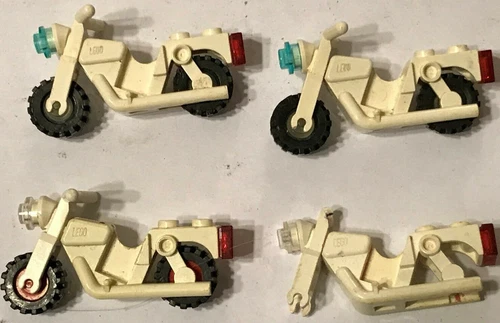 3.5 OLD WHITE LEGO MOTORBIKES MOTOR BIKES MOTORCYCLES MOTOR CYCLES