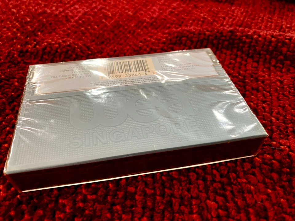 MADONNA LIKE A PRAYER CASSETTE SINGAPORE MINT SEALED TAPE WEA PROMO BLUE BOX SET - Image 4 of 4