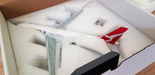 InFlight 1/200 IF332QF0723, Airbus A330-200 Qantas Airways "Pride is in the air" - Picture 9 of 22