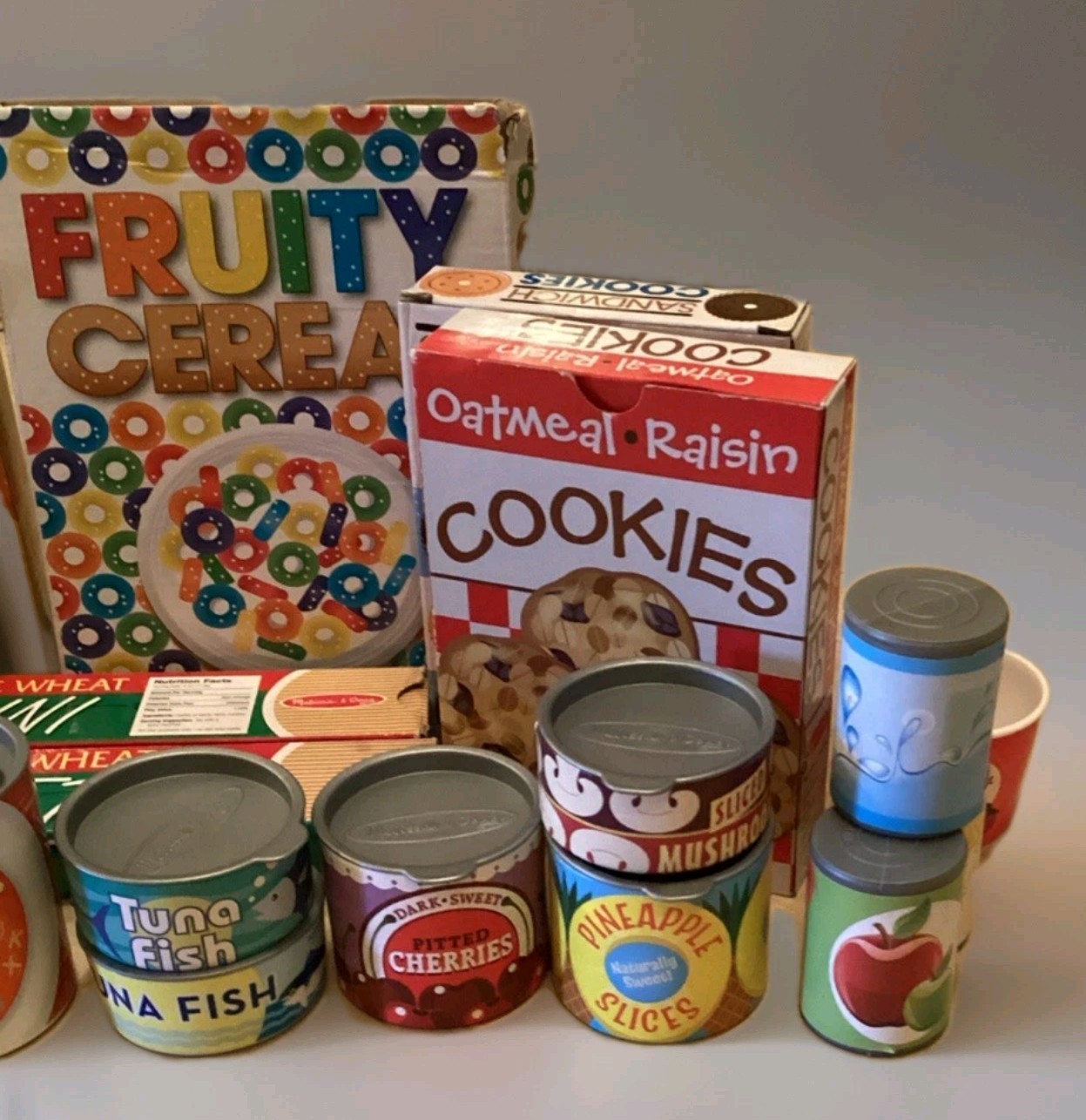 Melissa & Doug Pretend Play Food Set – 20+ Cardboard Boxes & Containers – Kids