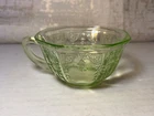 VTG ANCHOR HOCKING PRINCESS PATTERN URANIUM DEPRESSION GLASS OCTAGONAL TEA CUP