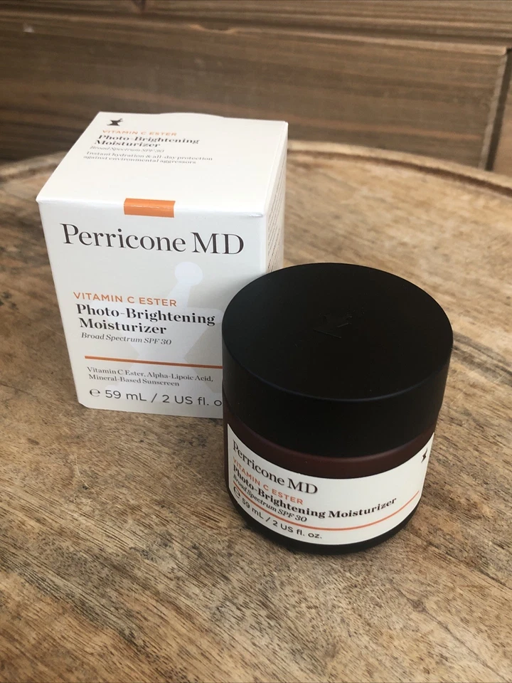 Crema hidratante iluminadora fotográfica éster vitamina C Perricone MD - 2 OZ - caducidad 27/10 Foto 2 de 4