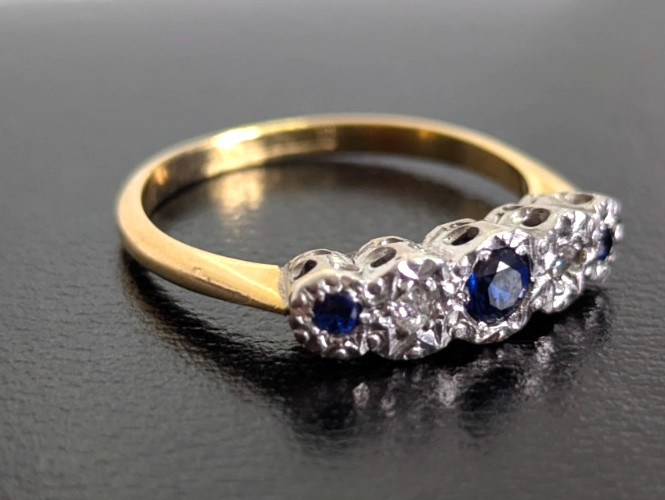 18ct Gold Vintage Ring Sapphire and Diamond Hallmark Size K 1/2 image 4