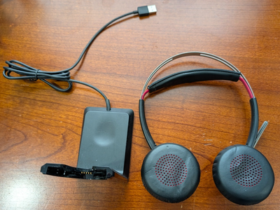 PLANTRONICS Voyager Focus UC B825-M (Gebraucht) in Schwerzenbach für