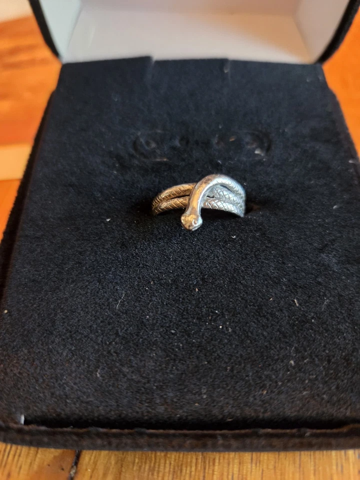 LANA TURNER  OWNED SNAKE RING PURCHASED AT CELEBRITY SECONDS PALM SPRINGS. - Image 2 of 4