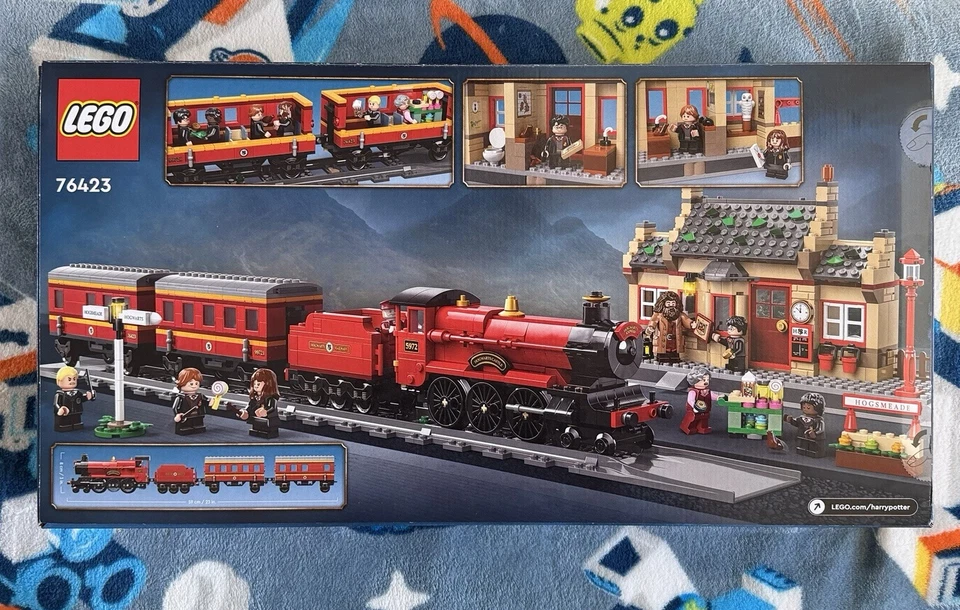 LEGO Harry Potter: Hogwarts Express & Hogsmeade Station (76423) - Image 2 of 2