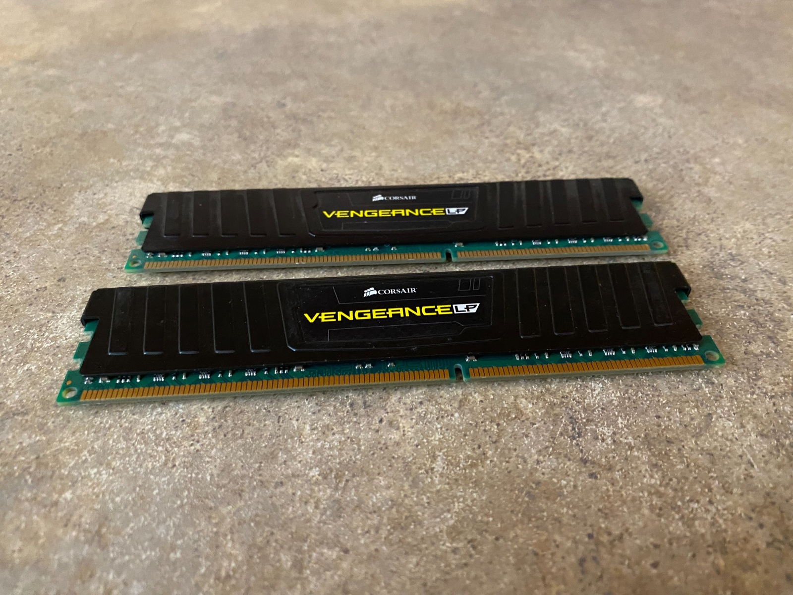 CORSAIR LP 16GB (2X8GB) DDR3-1600MHZ PC3-12800 1.5V CML16GX3M2A1600C9 ...