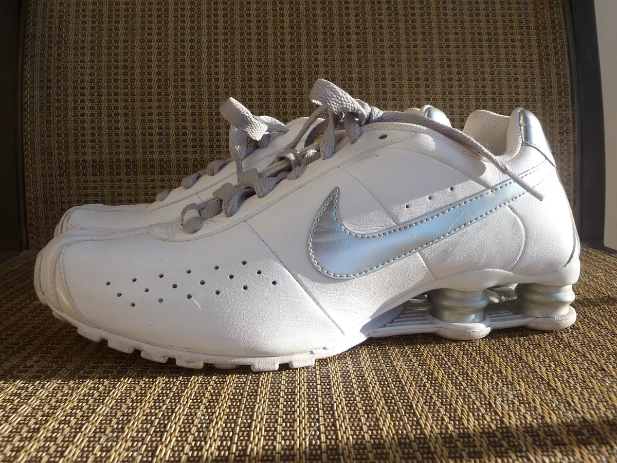 hybride Onafhankelijkheid hoog Nike SHOX CLASSIC Womens Vintage ALL LEATHER sneakers White/Silver 9 | eBay hybride Onafhankelijkheid hoog Nike SHOX CLASSIC Womens Vintage ALL LEATHER sneakers White/Silver 9 | eBay