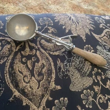 Antique Gilchrist's #31 Sz8 Extra Large Copper Metal Turned Wood Ice Cream Scoop