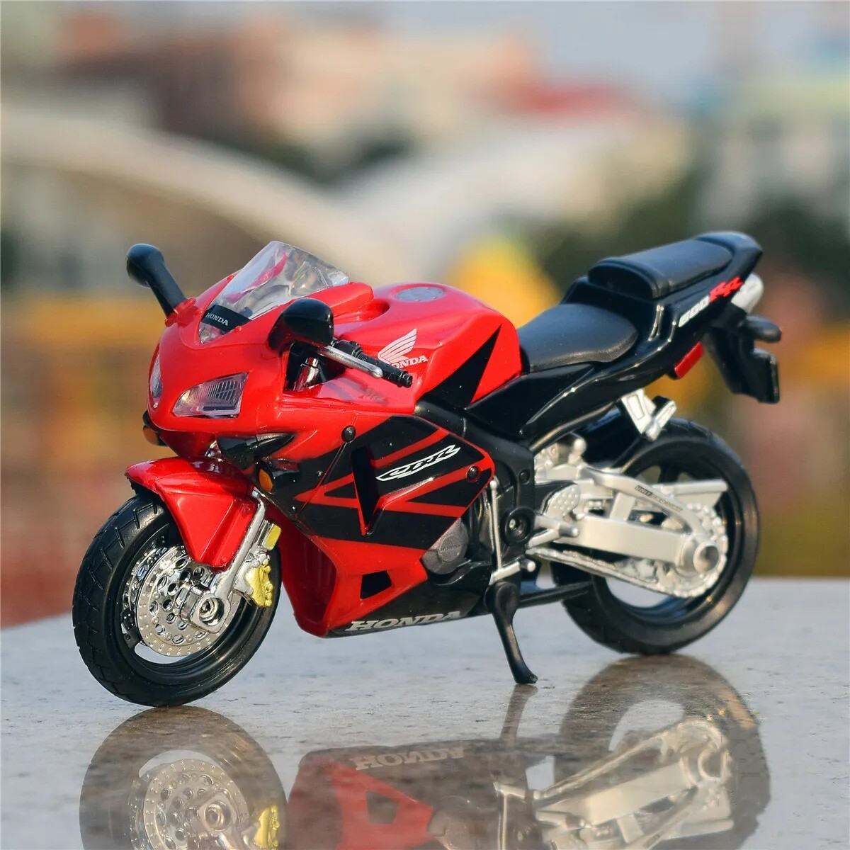 MAISTO 1:18 Honda CBR 600RR MOTORCYCLE BIKE DIECAST MODEL Collection Toy Gift
