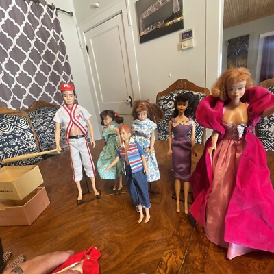 Vintage 1961 And 1964 Barbie Cases With Dolls And Tons Of Accessories Wow !!!!!!