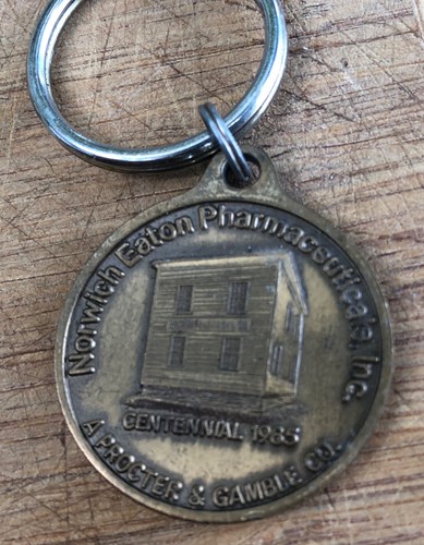 Bronze medal Key chain Norwich Eaton Pharmaceuticals, Inc. PROCTOR & GAMBLE 1985 - Picture 2 of 4