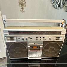 Midland MD-120 AM/FM Cassette Boombox w/ AUX Headphone Jack Beige Silver