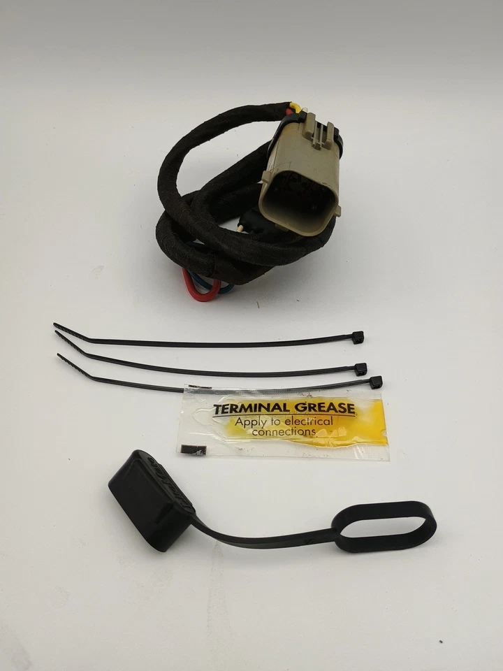 Kit de cableado de enganche de remolque simple enchufable Hoppy 40165 para 02-04 Ford F250HD y F350 Foto 2 de 4