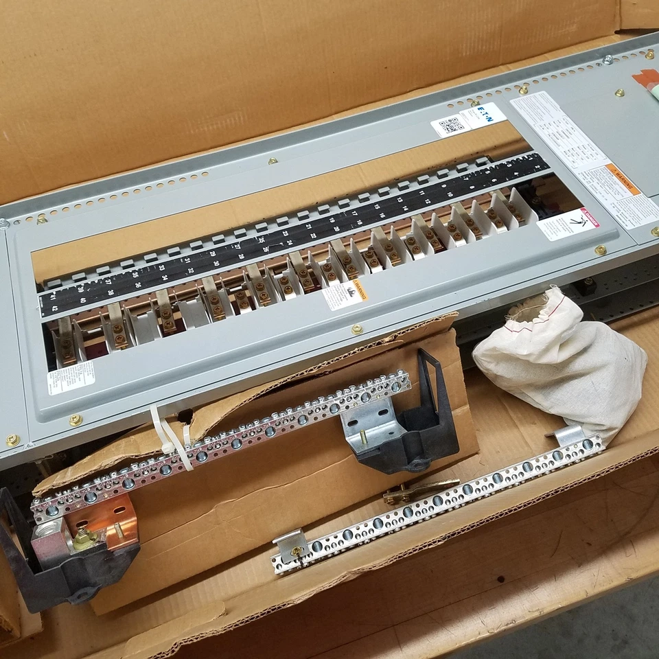 Eaton PRL1A1225X42CS Panelboard Interior, PRL1A, 120/240V, 225A, 1 Phase - NEW - Image 3 of 4