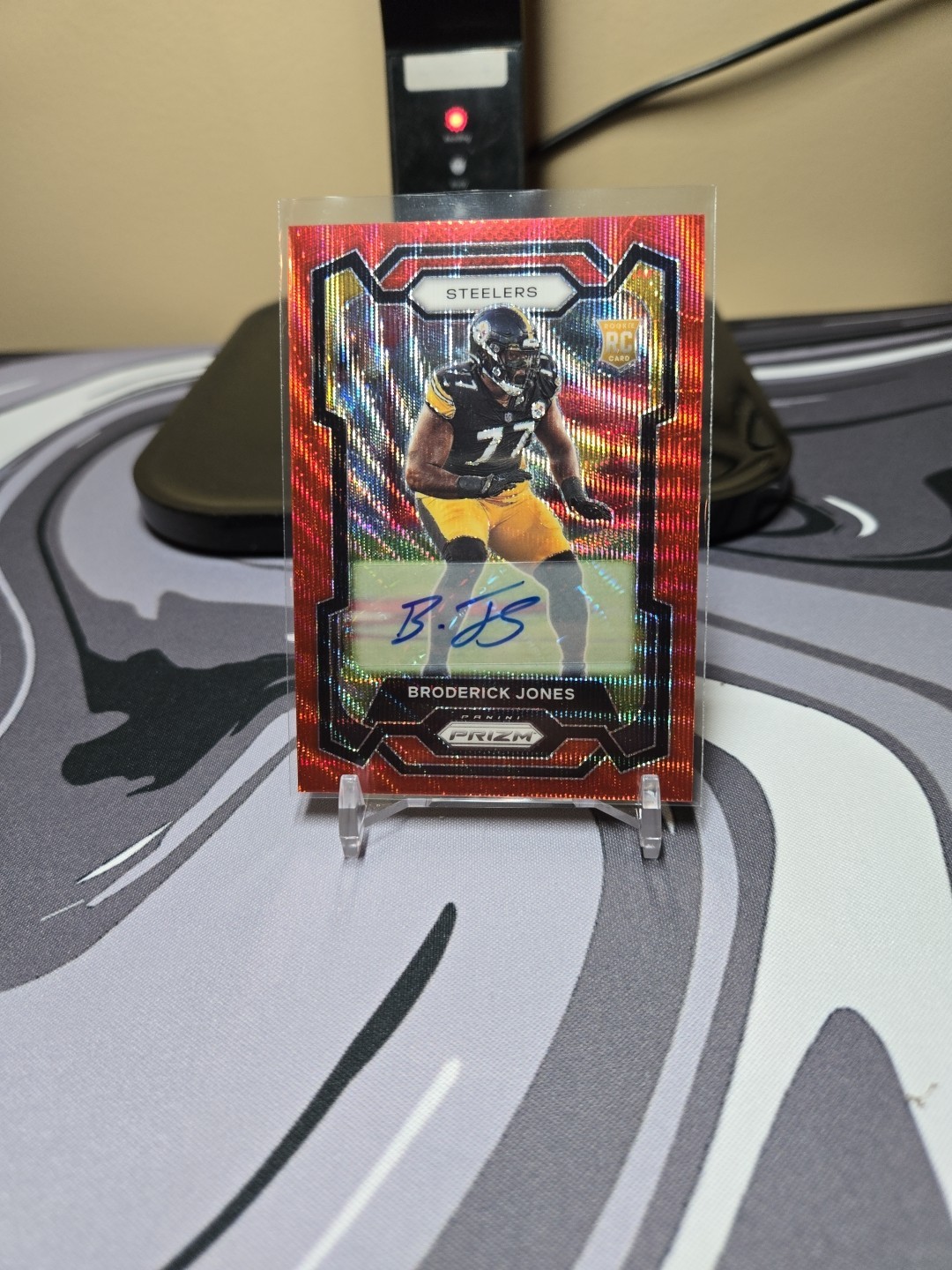 2023 Panini Prizm - Rookies Red Wave Prizm Autographs #385 Broderick Jones /149