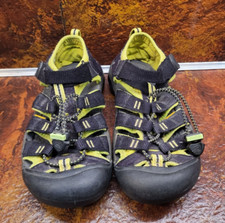 Keen Big Kids Sandal Waterproof - Size 3 -Black- Active Hike - Quick Lace