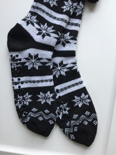 Black White Gripper Bottom Slipper House Socks Fits Shoe Size 10-4 Footwear - Picture 10 of 16