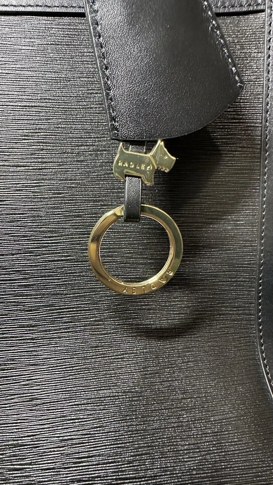 Bolso de Mano de Viaje de Hombro de Cuero Negro Radley London Derby Street Scotty Foto 2 de 4