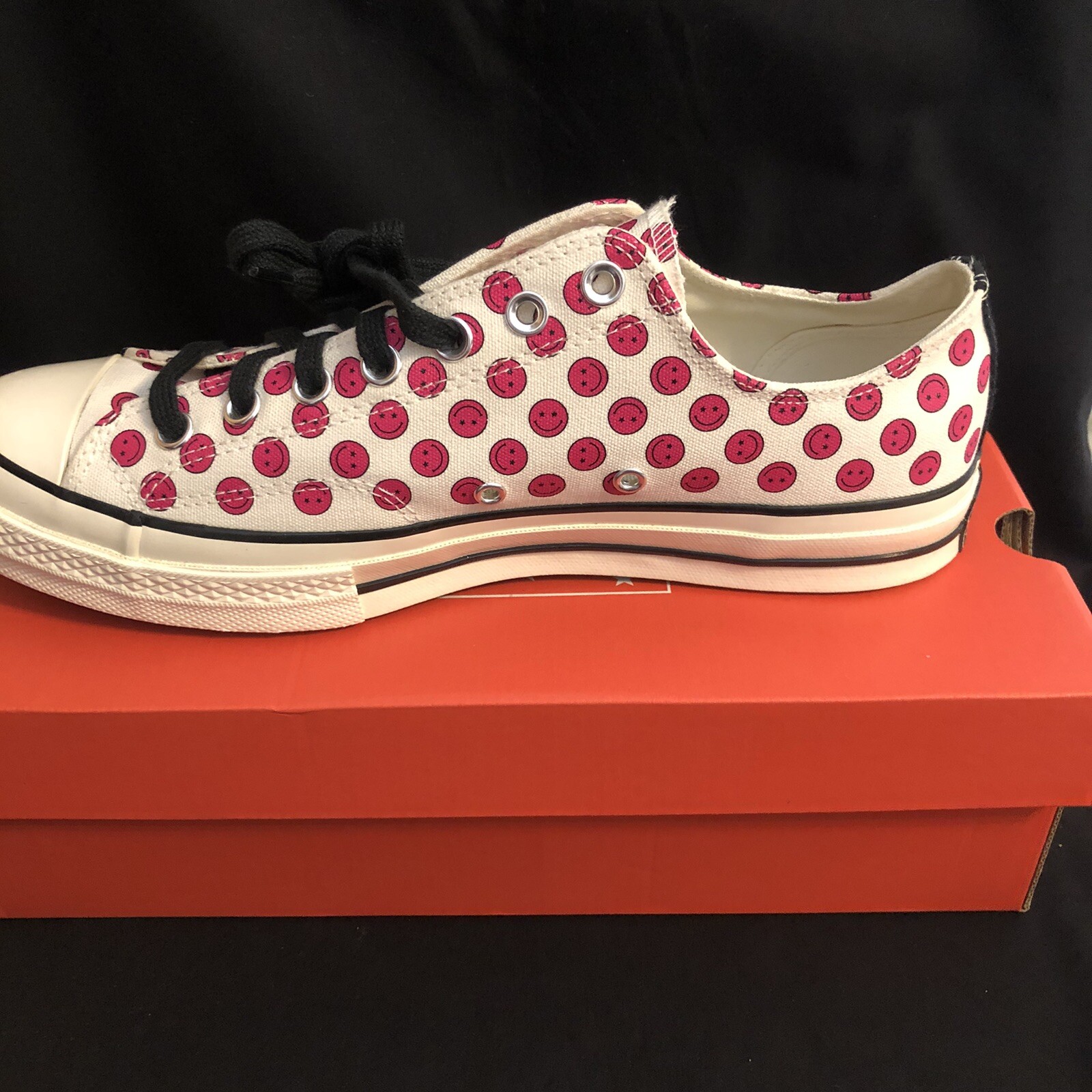 Converse Happy купить в Америке, лот 
