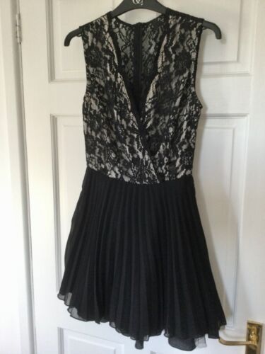 Nice AX Paris Black Lined Sleeveless Dress With Lace Top & Pleated Skirt- Size 8 - 第 1/8 張圖片