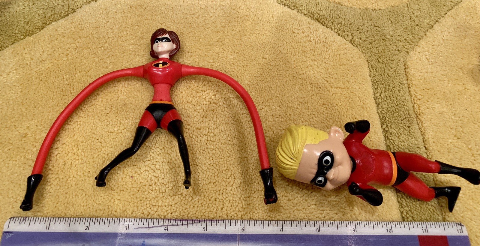 incredibles mcdonalds toys 2004
