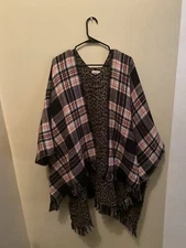 Juicy Couture Shaw (reversible) ………Only Defect Is A Cut Size Tag