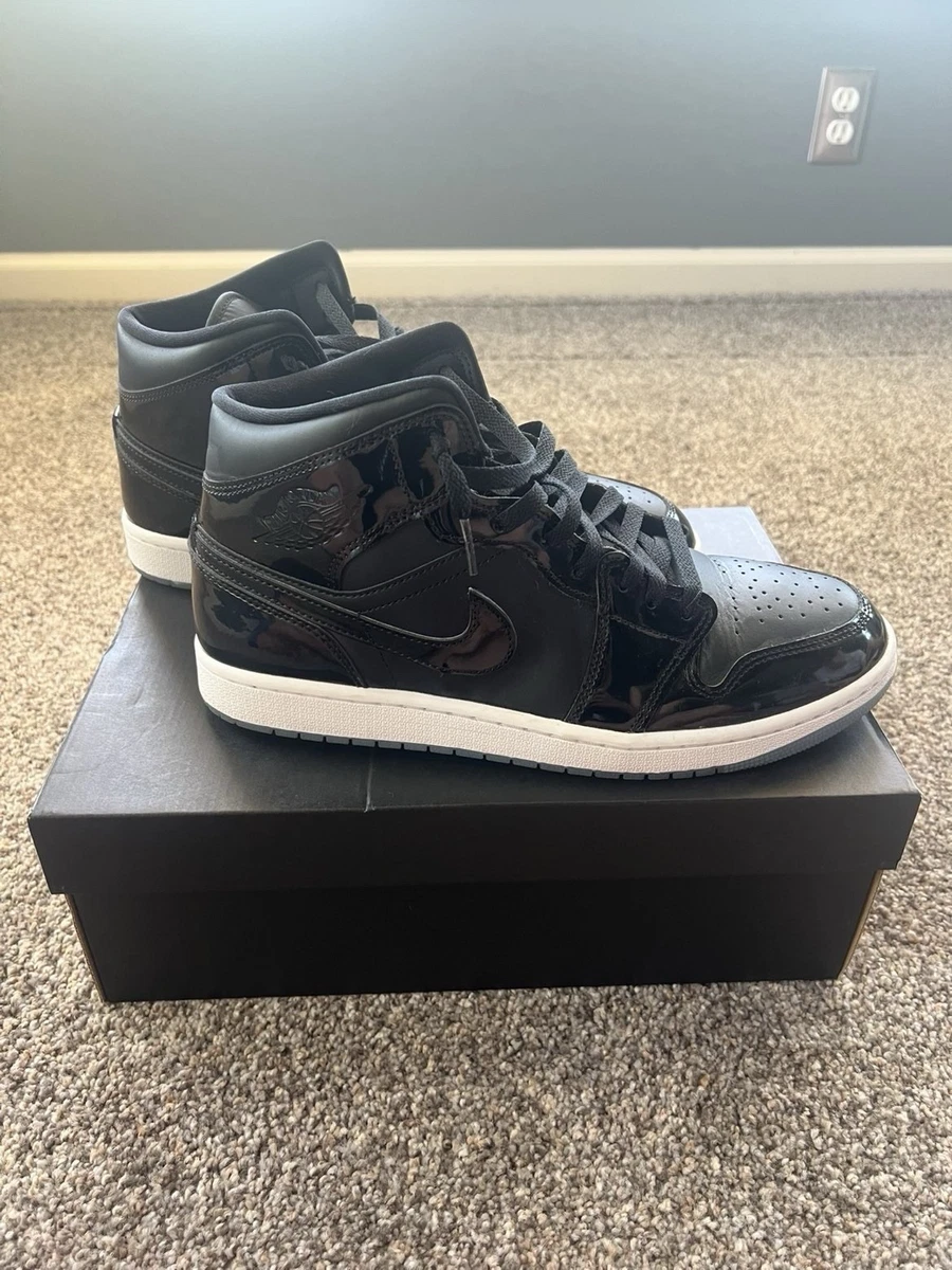 Jordan Max Aura 3 Black Green Strike for Sale | Authenticity