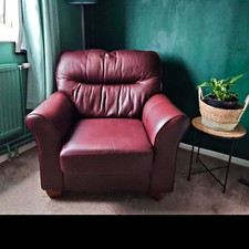 Lorell LLR86205 Burgundy Leather Armchair Padded Seat/Back 85x65x80cm