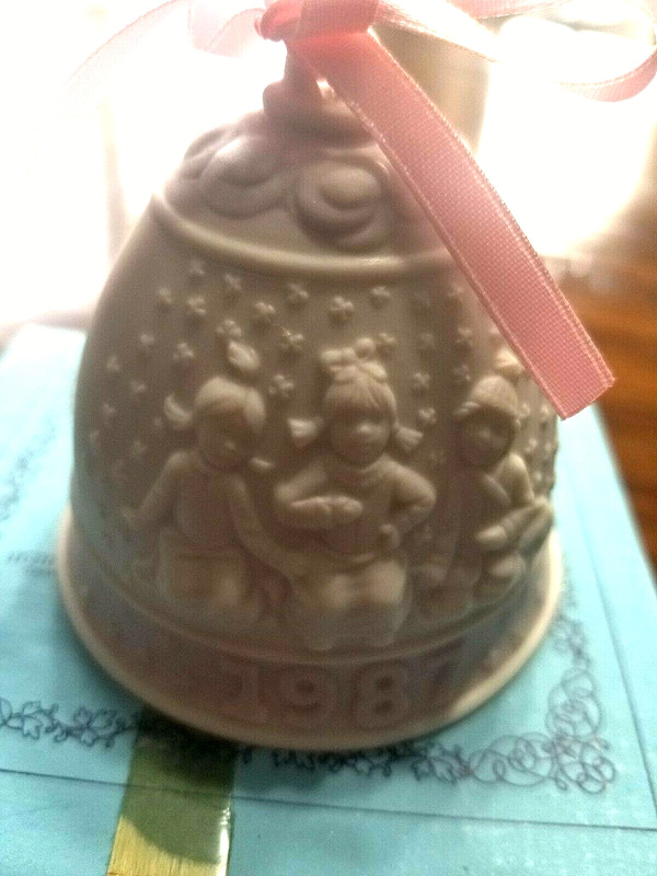 Lladro Porcelain Christmas Ornament 1987 w/Box Pink Accent 5458