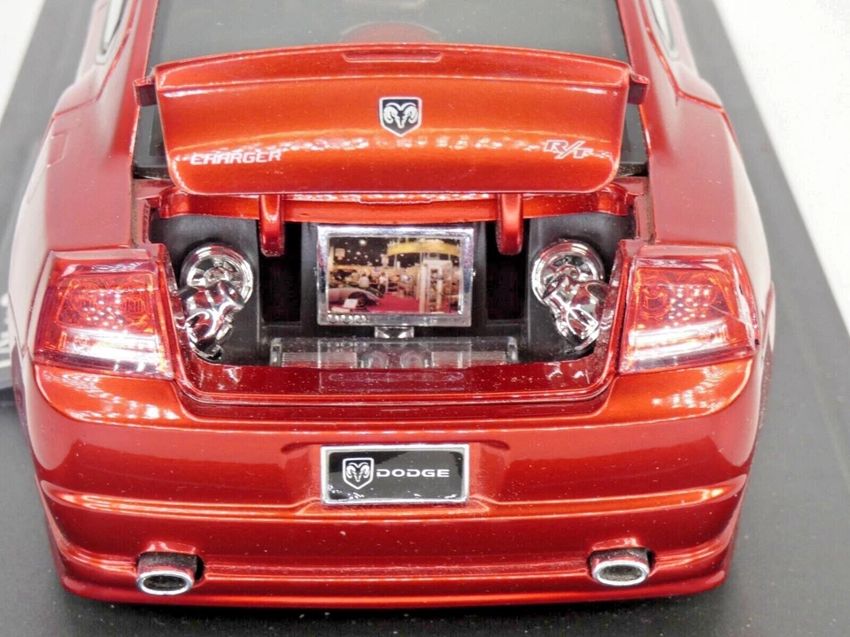 Dodge Charger HEMI RT Jada Toys DUB City personalizado 1:18 juguete coleccionable coche raro Foto 4 de 4