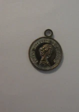 PENDANT OR CHARM QUEEN ELIZABETH THE SECOND 19 mm LONG 3/4 inch