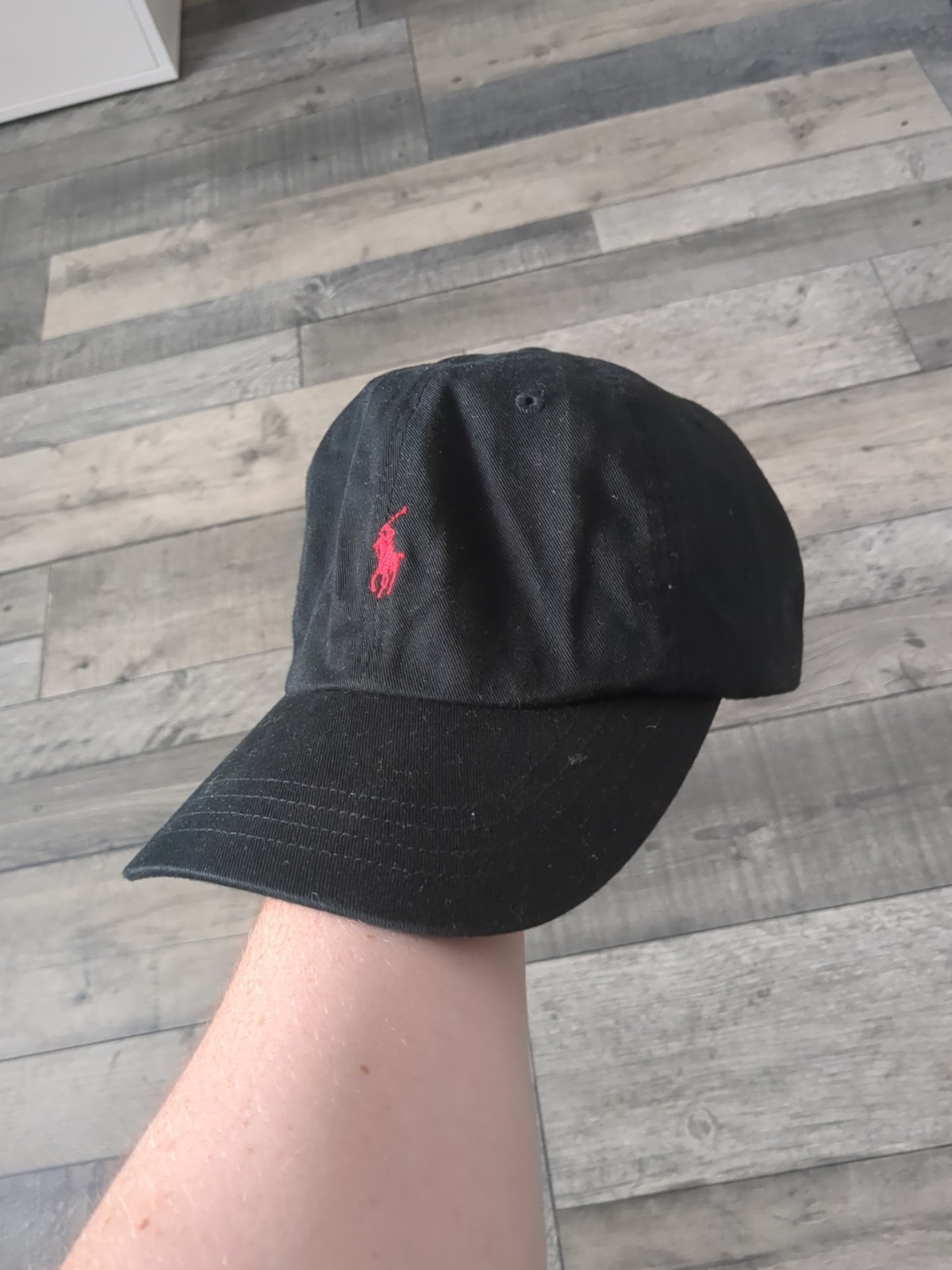 Berretto Ralph Lauren vintage nero con pony rosso regolabile unisex