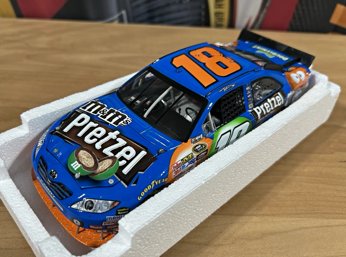 Toyota Diecast NASCAR Racecars 1:24 Kyle Busch Diecast Racing Cars