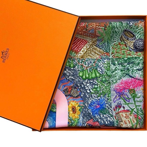 HERMES Carre 90 Silk Scarf Eleftheria Green Rare